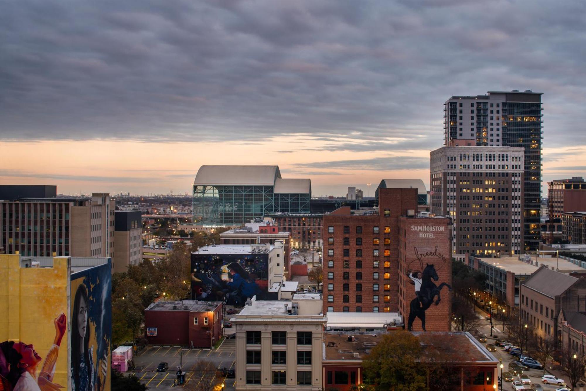 Hotel Moxy Downtown