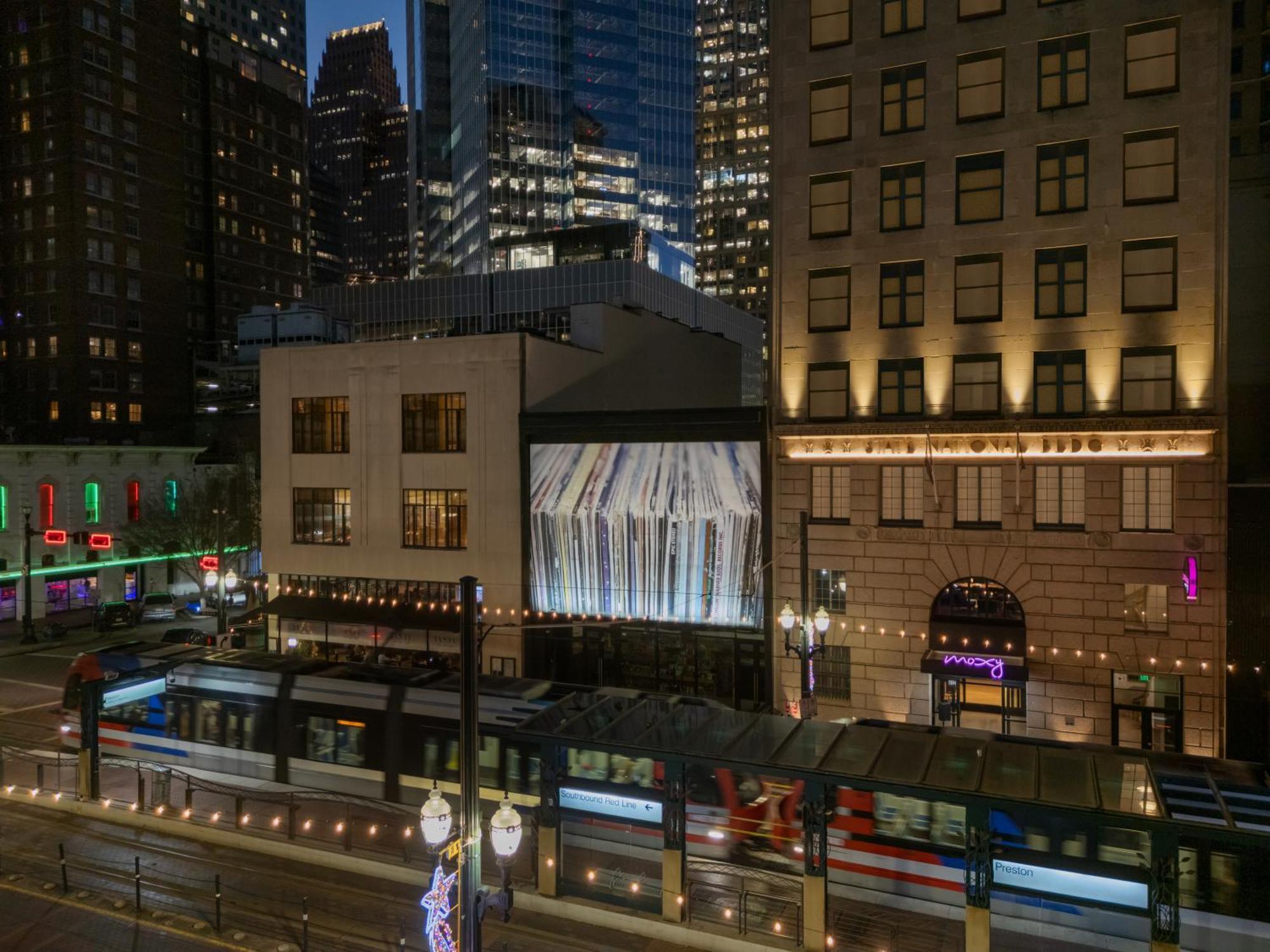 Hotel Moxy Downtown