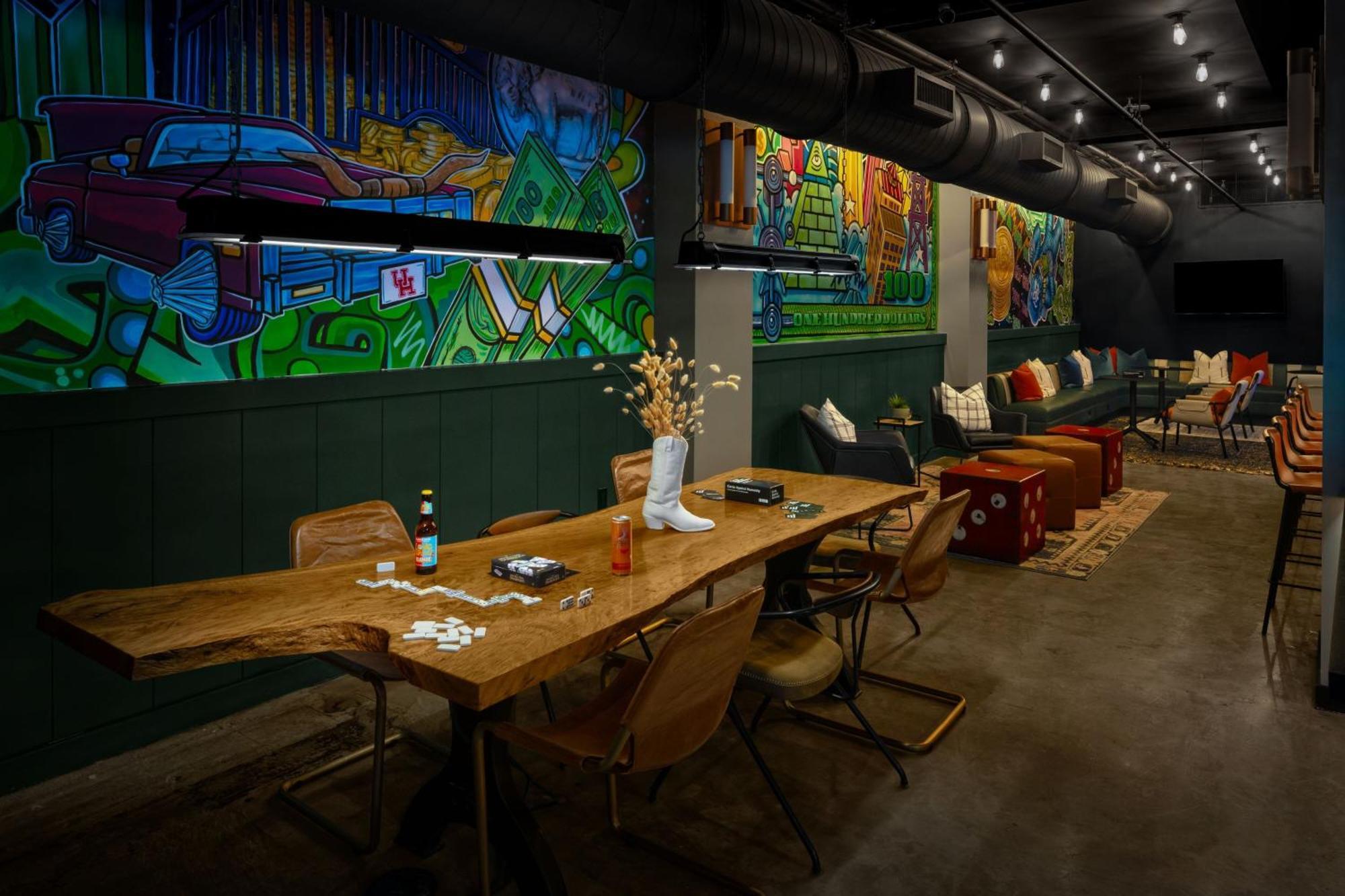 Hotel Moxy Downtown 4*