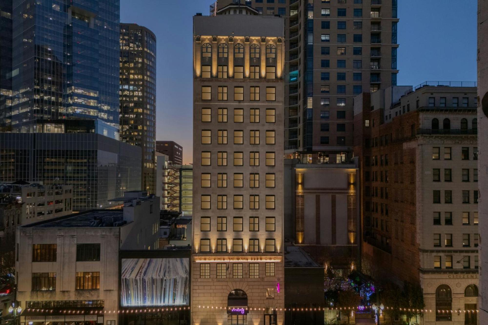 Hotel Moxy Downtown